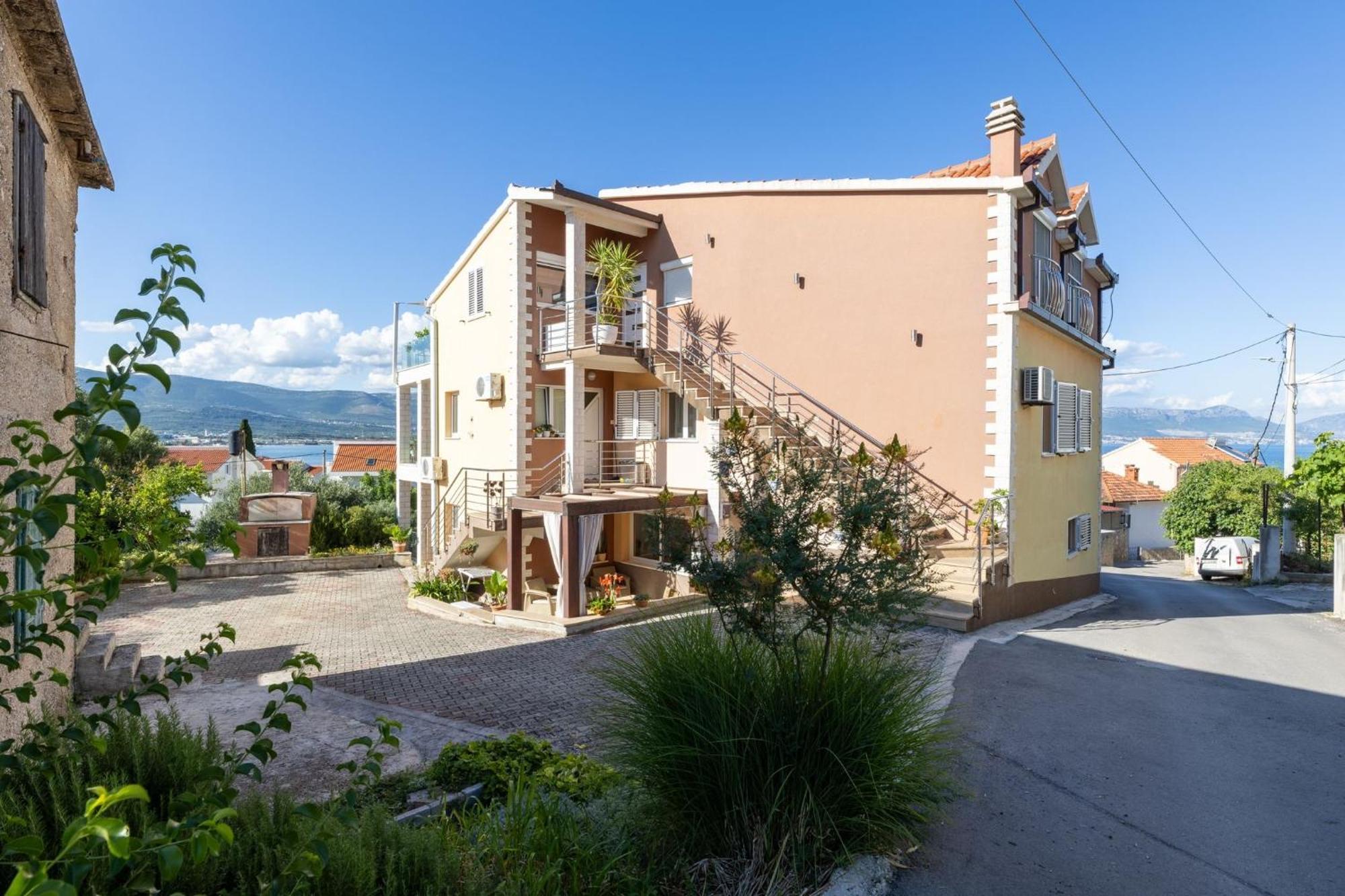 Apartments Belmat Trogir Exterior foto